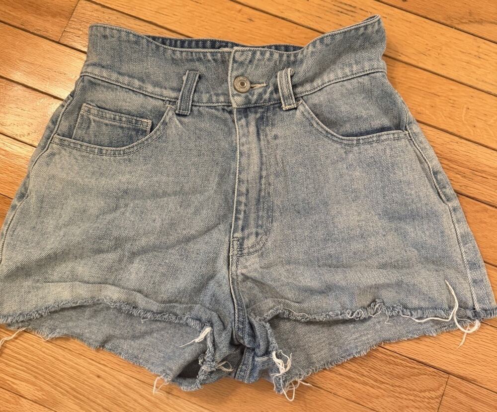 Forever 21 Jean Shorts Blue 90s High Rise Raw Hem Denim Cutoff Women’s 26